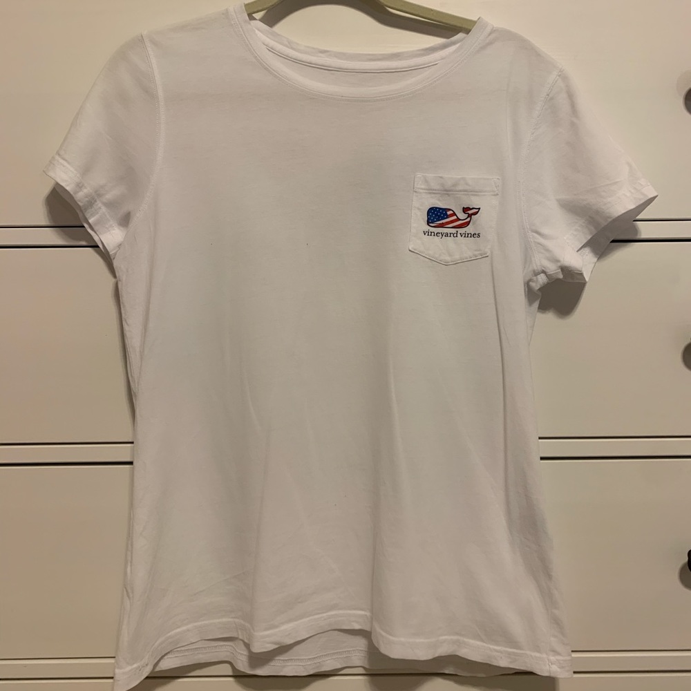 Women’s Vineyard Vines T-shirt